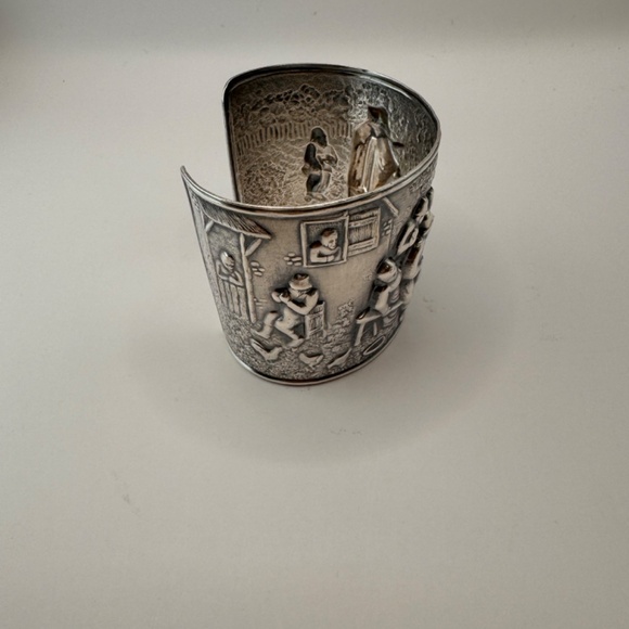 Vintage Jorgen Th Steffesen silver plated repousse cuff bracelet tavern scene. - Picture 4 of 12